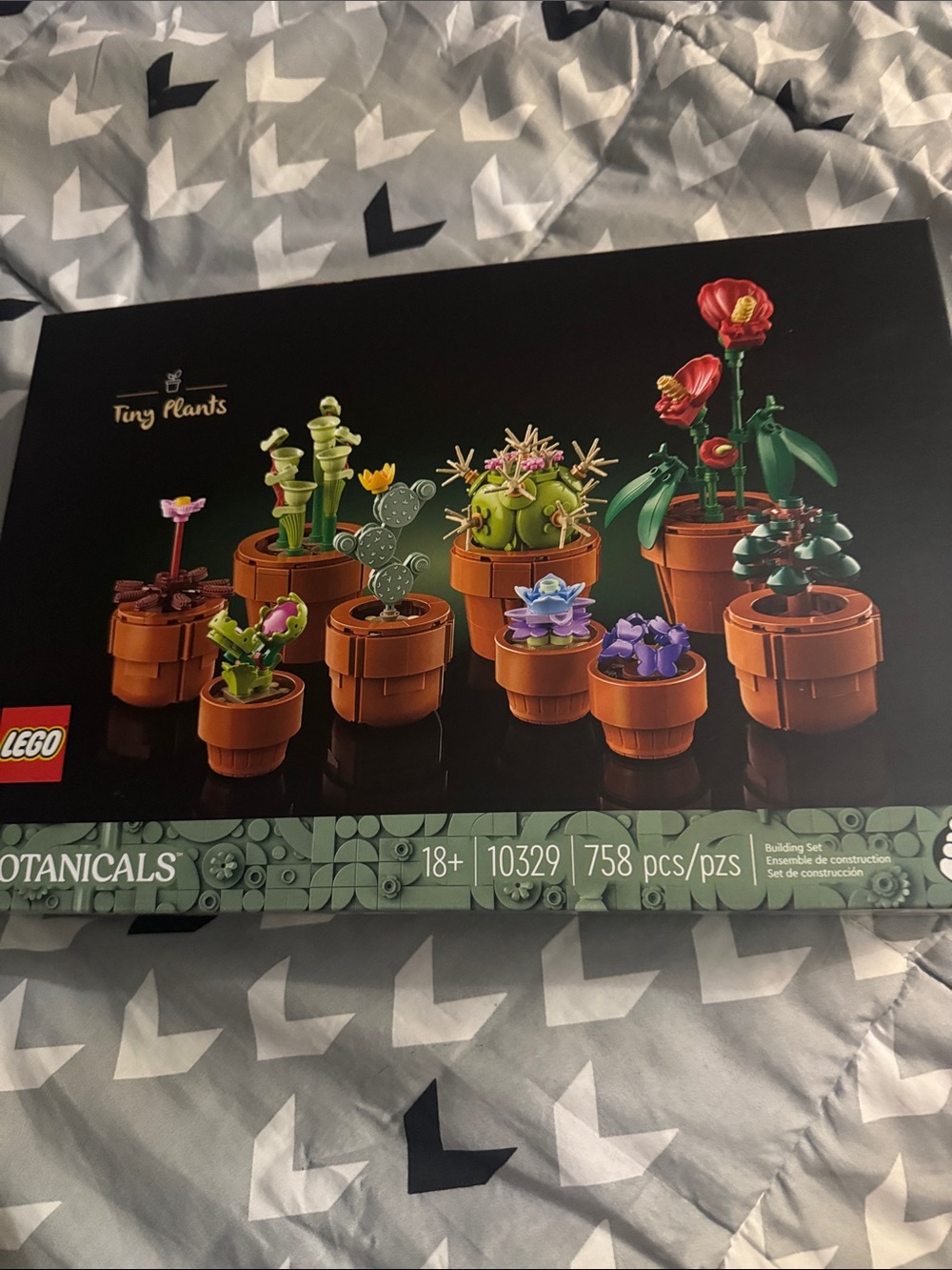 LEGO Tiny Plants Botanical Potted Succulents Set - Green, Red, Purple, Yellow